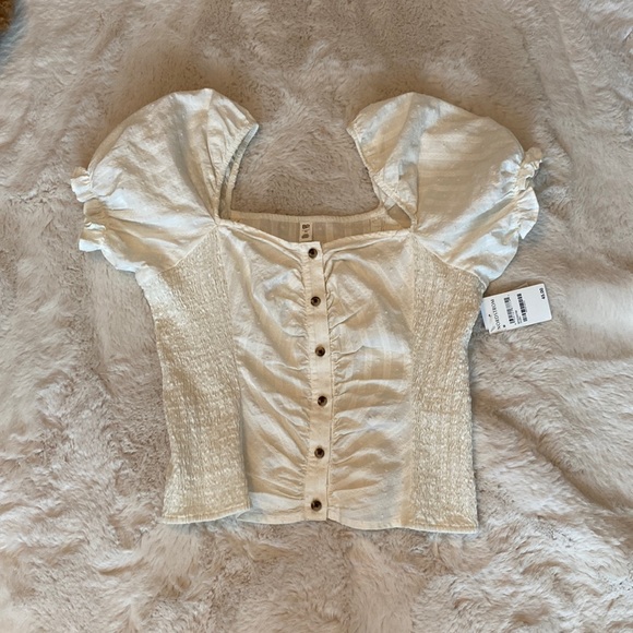 bp Tops - Ivory puffy sleeve shirt